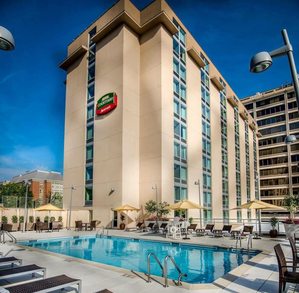 Hotel Courtyard By Marriott Bethesda Chevy Chase Exterior foto